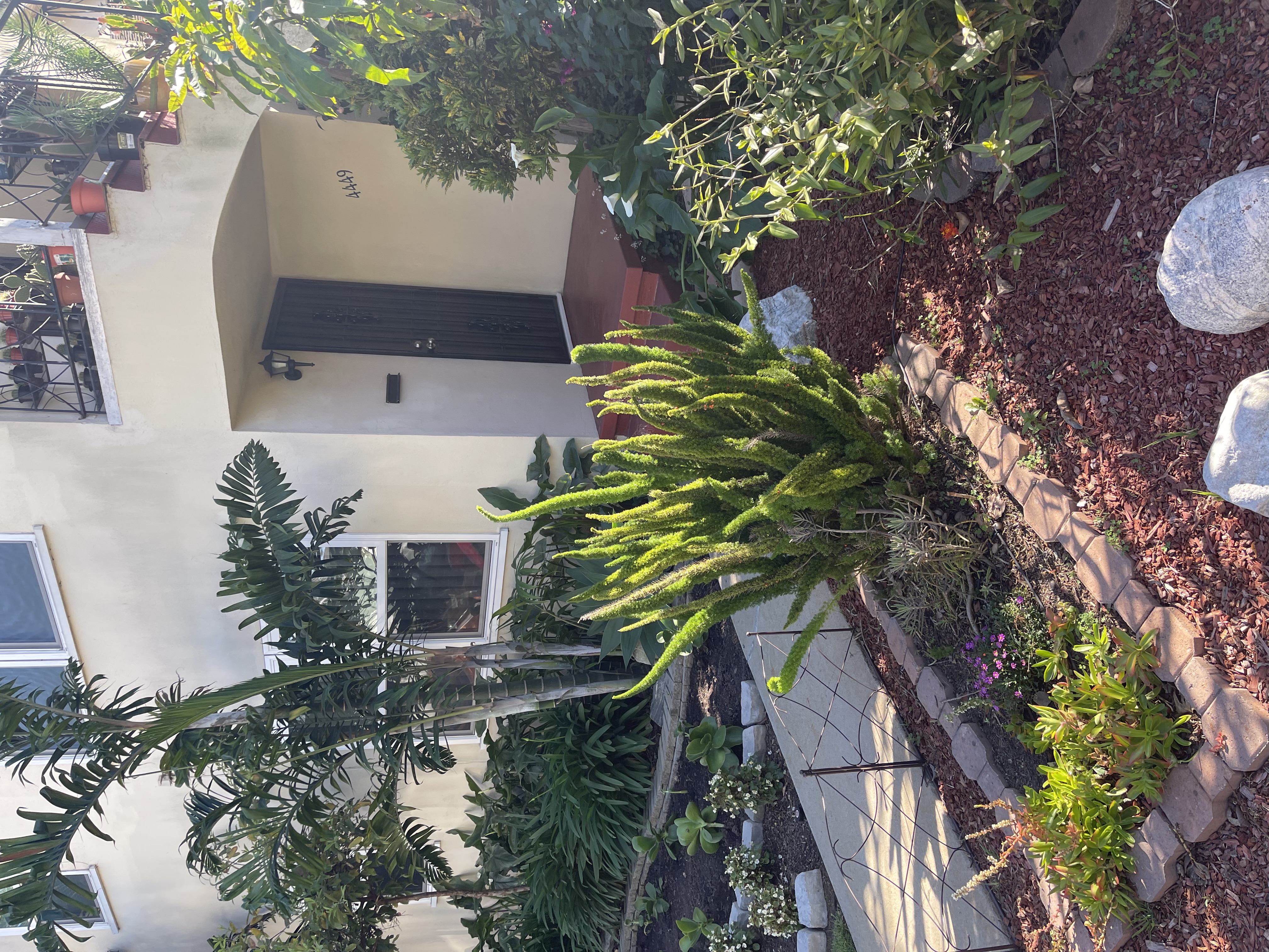 Los Angeles Apartment: 4449 Kensington Rd