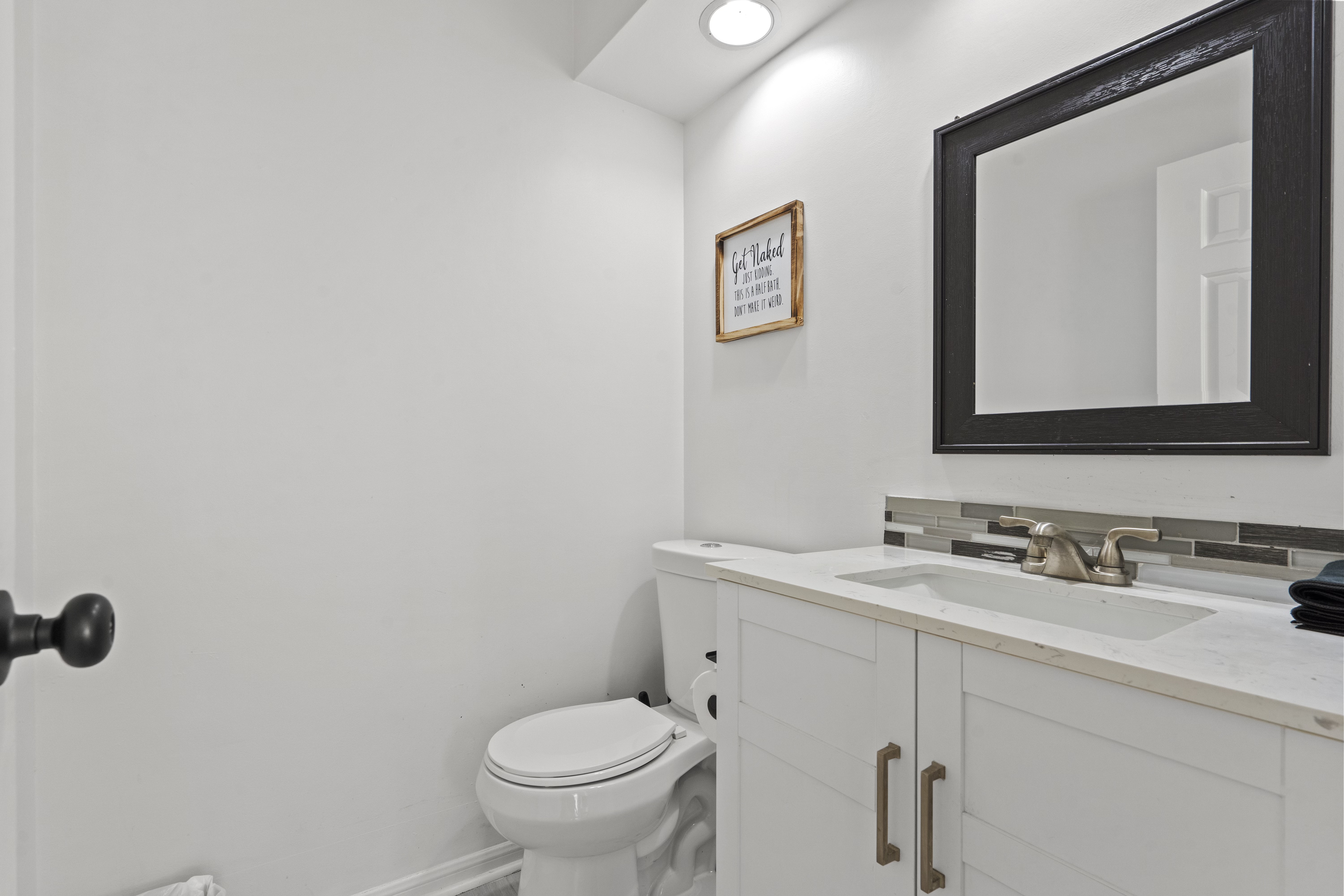 Houston House: 604 Lochnell Drive