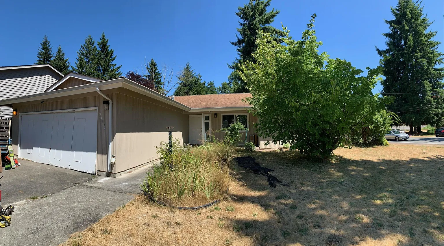 Kenmore House: 20004 61st Ct NE