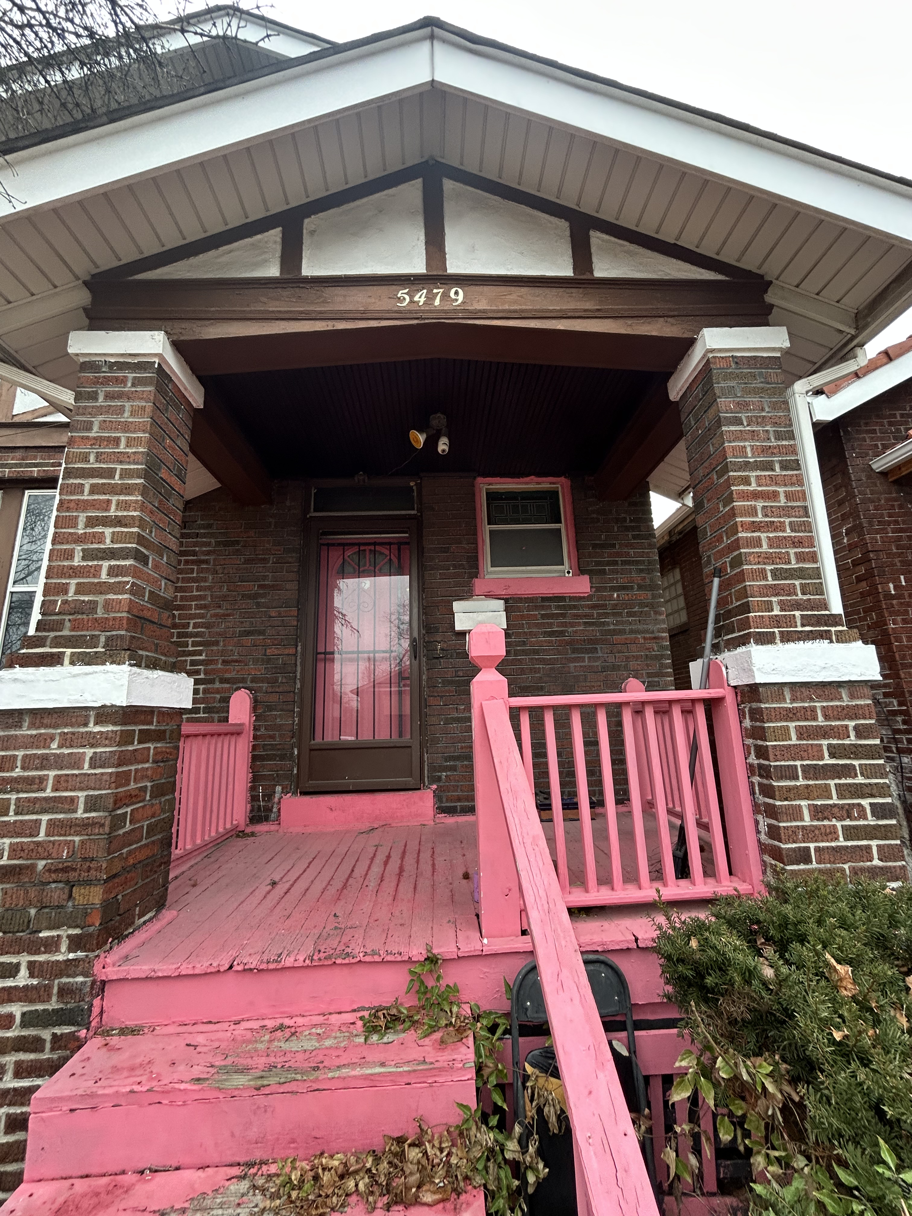 St Louis House: 5479 Claxton Ave