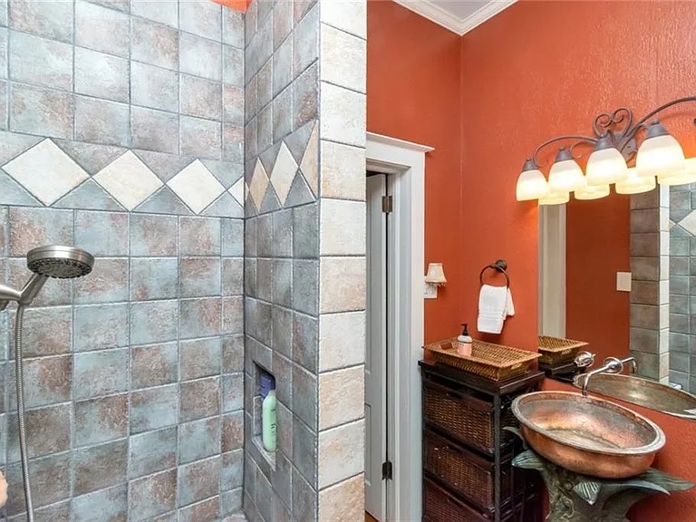 Mobile House: 1203 New Saint Francis St, Mobile, AL 36604