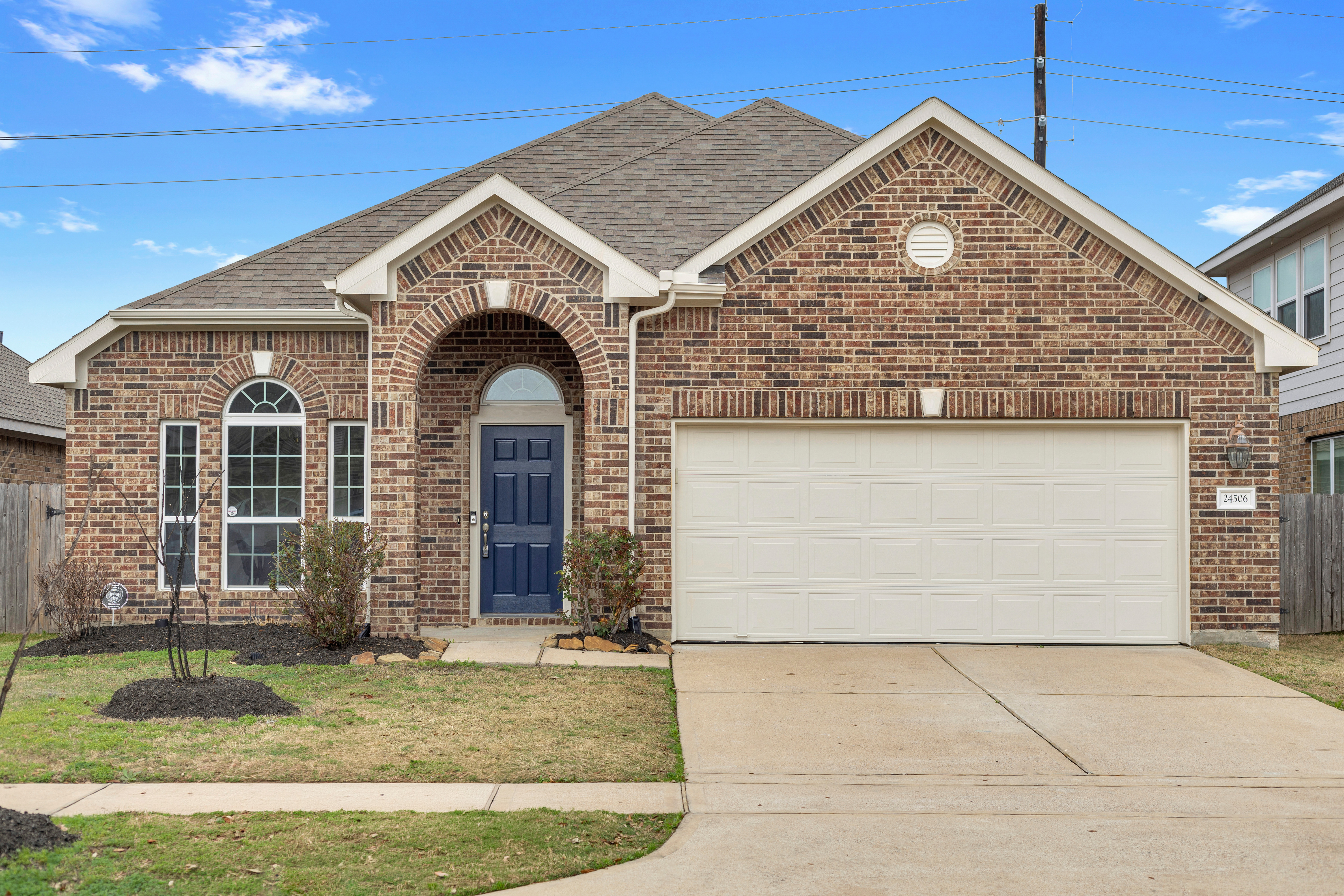 Katy House: 24506 forest canopy dr