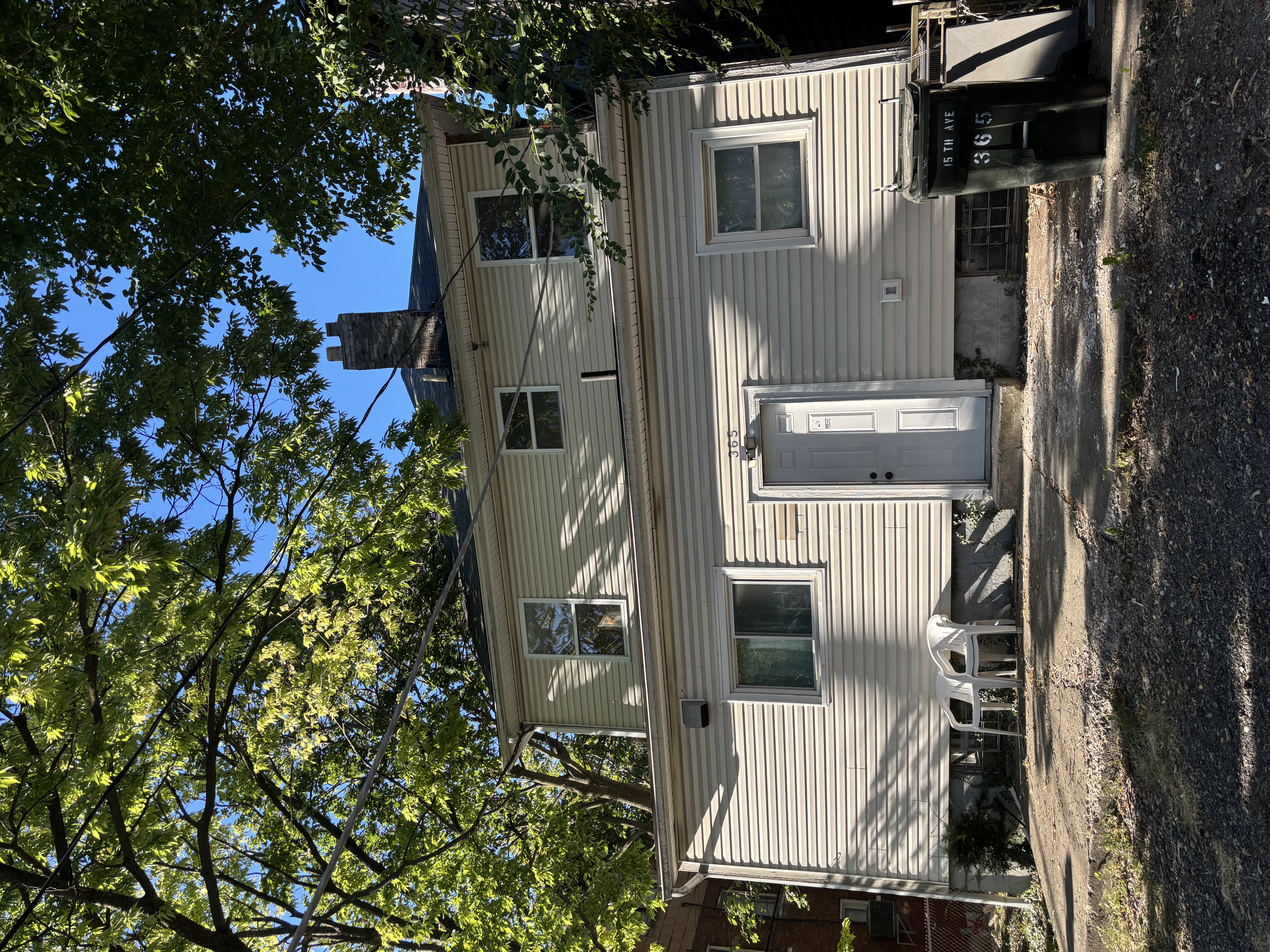 COLUMBUS House: 365 E 15TH AVE