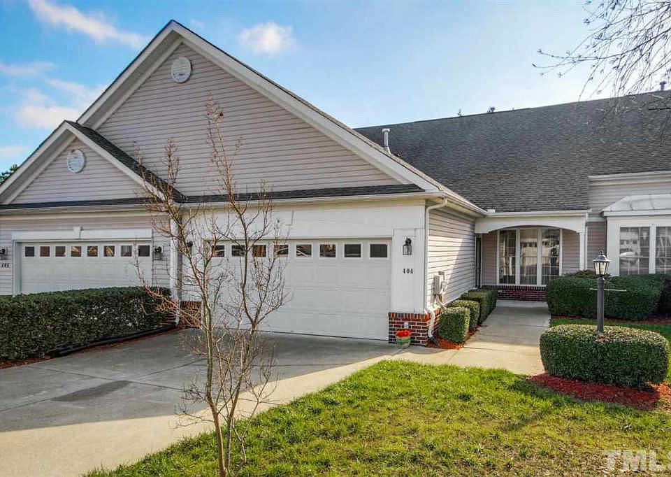 Cary Townhome: 404 sawgrass Hill Ct