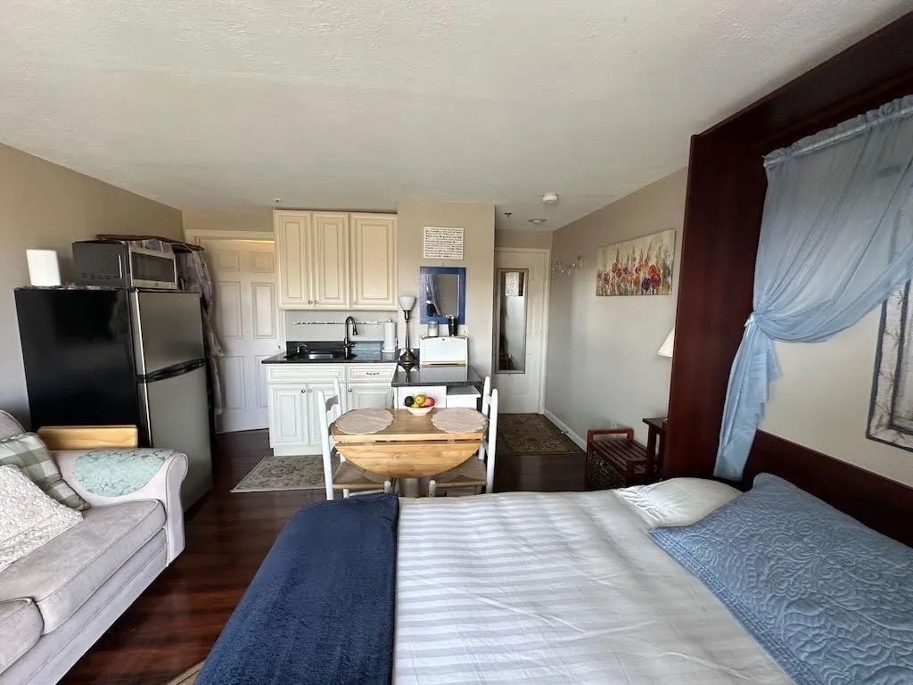 Hampton Condo: 500 Winnacunnet Rd