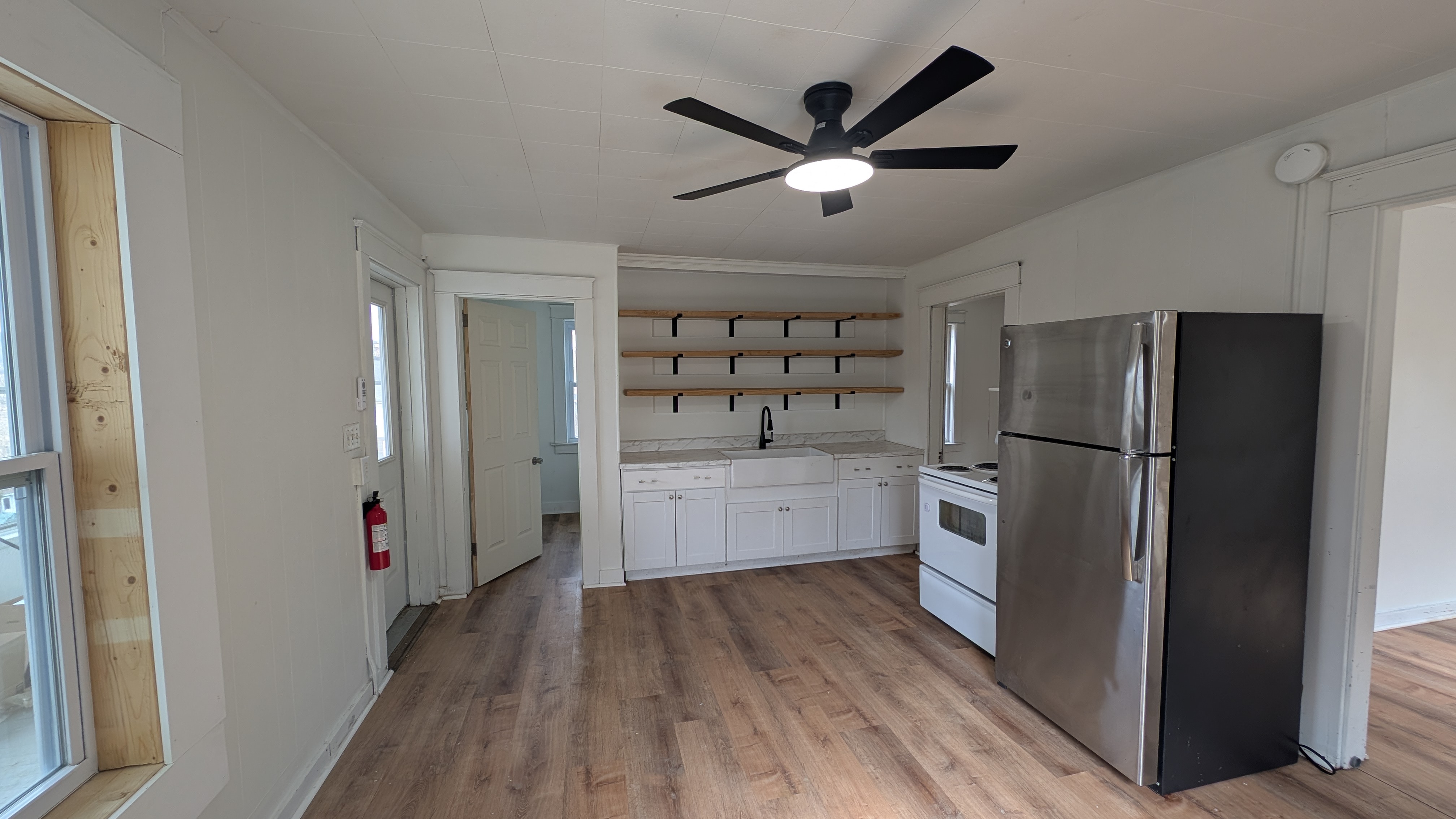 Berlin House: 416 Burgess Street