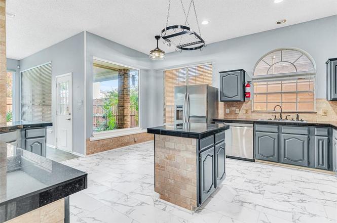 Plano House: 1401 Nrebury Lane