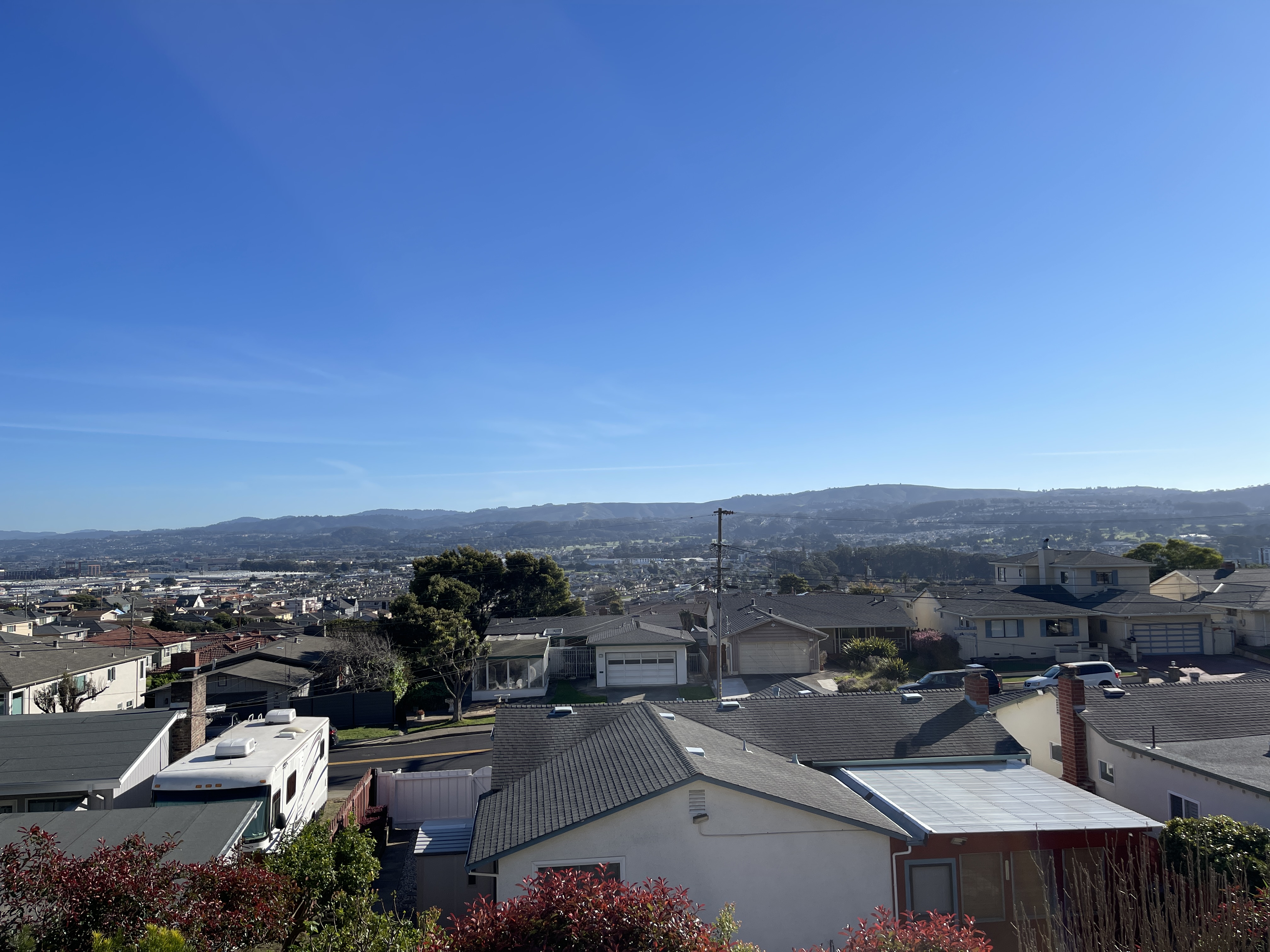 South San Francisco House: 633 Rocca Ave