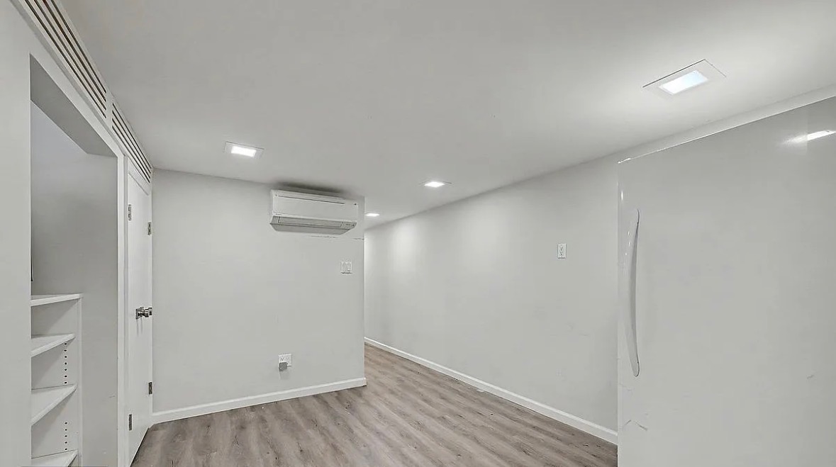 Brooklyn House: 2031 New York Ave