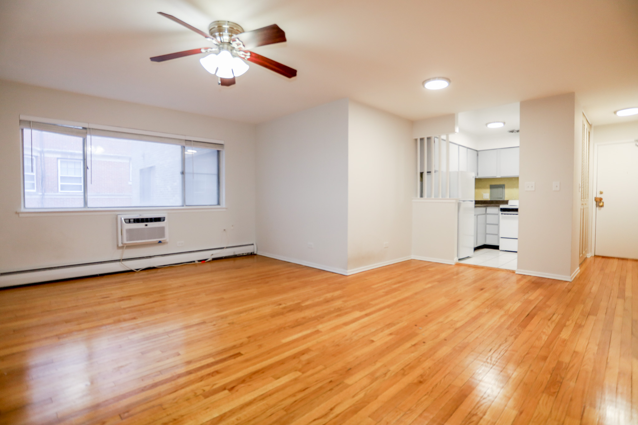 Chicago Apartment: 6161 Winthrop