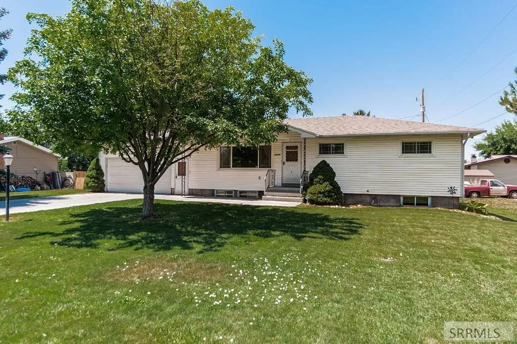 Ammon House: 2660 Central Ave