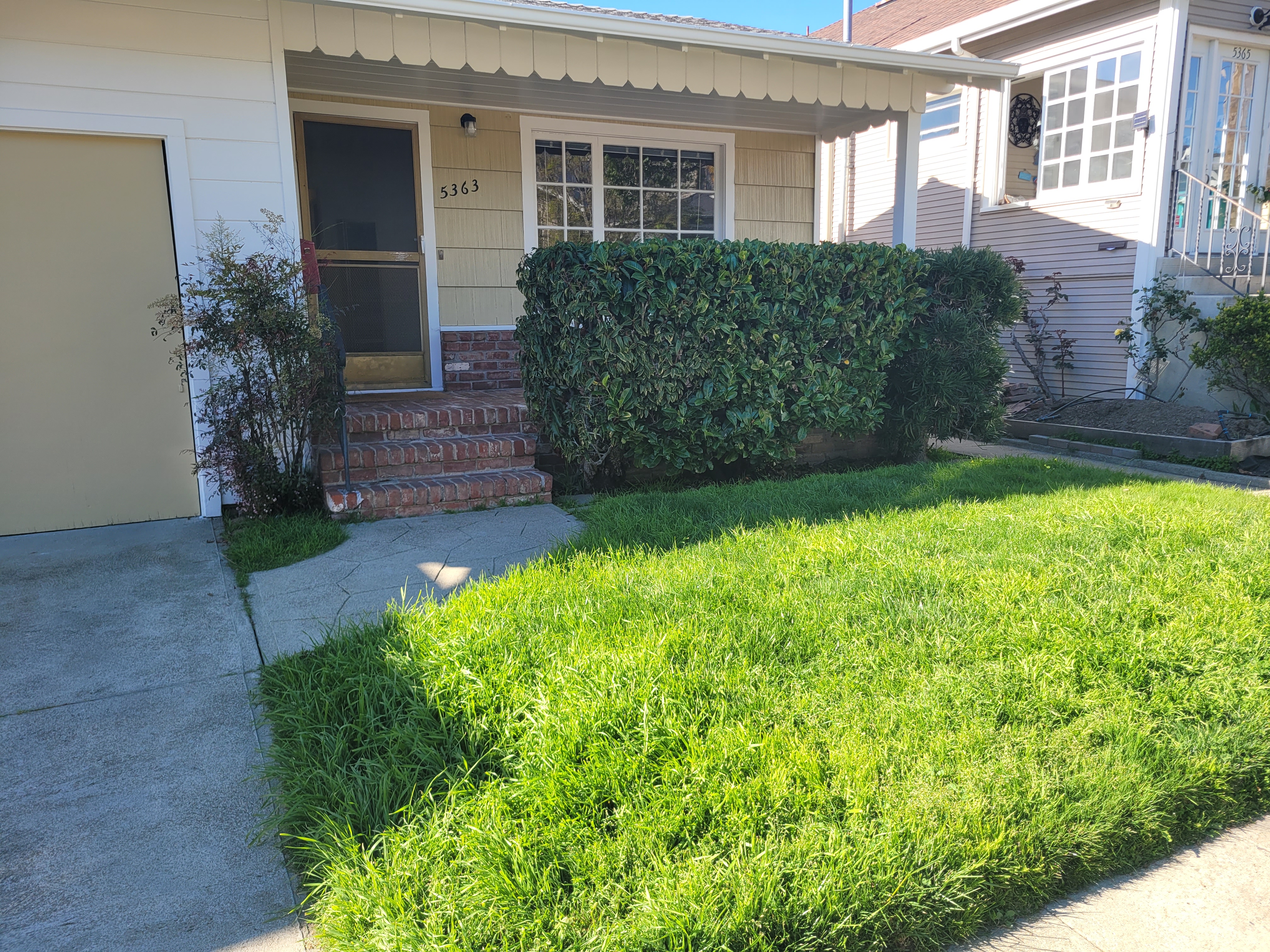 Oakland House: 5363 James Ave