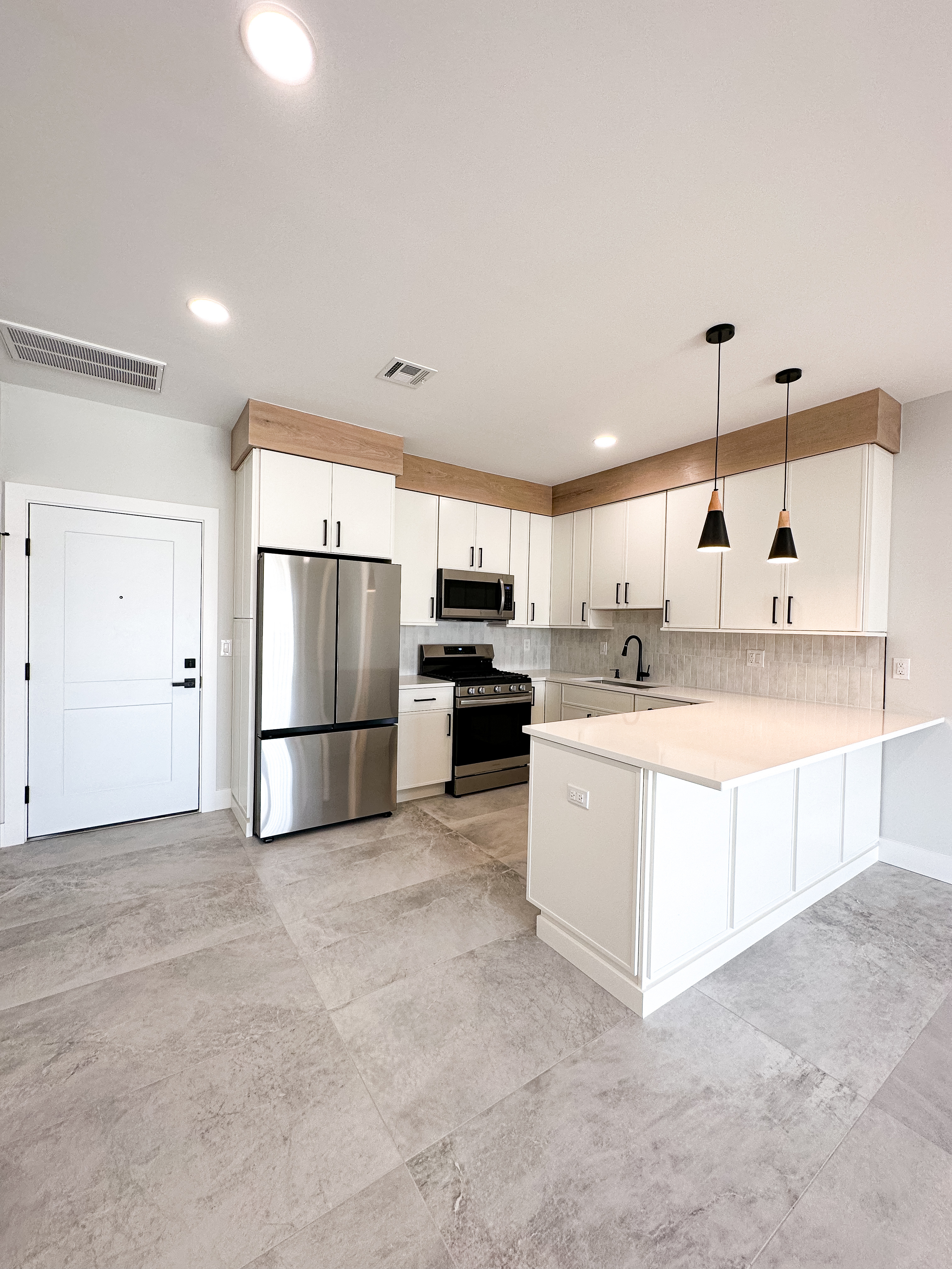 Newark Apartment: 56 Brill St