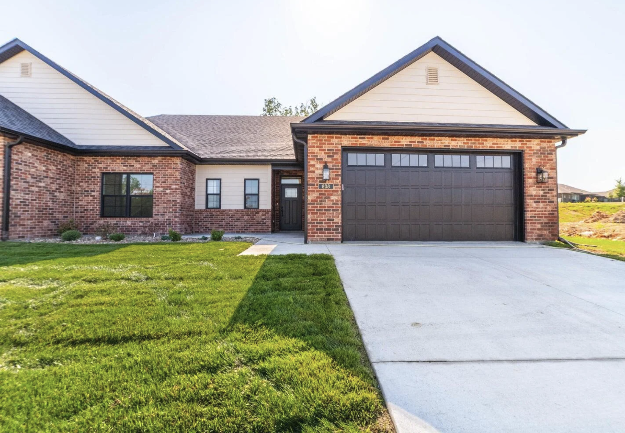 Columbia Multiplex: 808 Napa Ct.