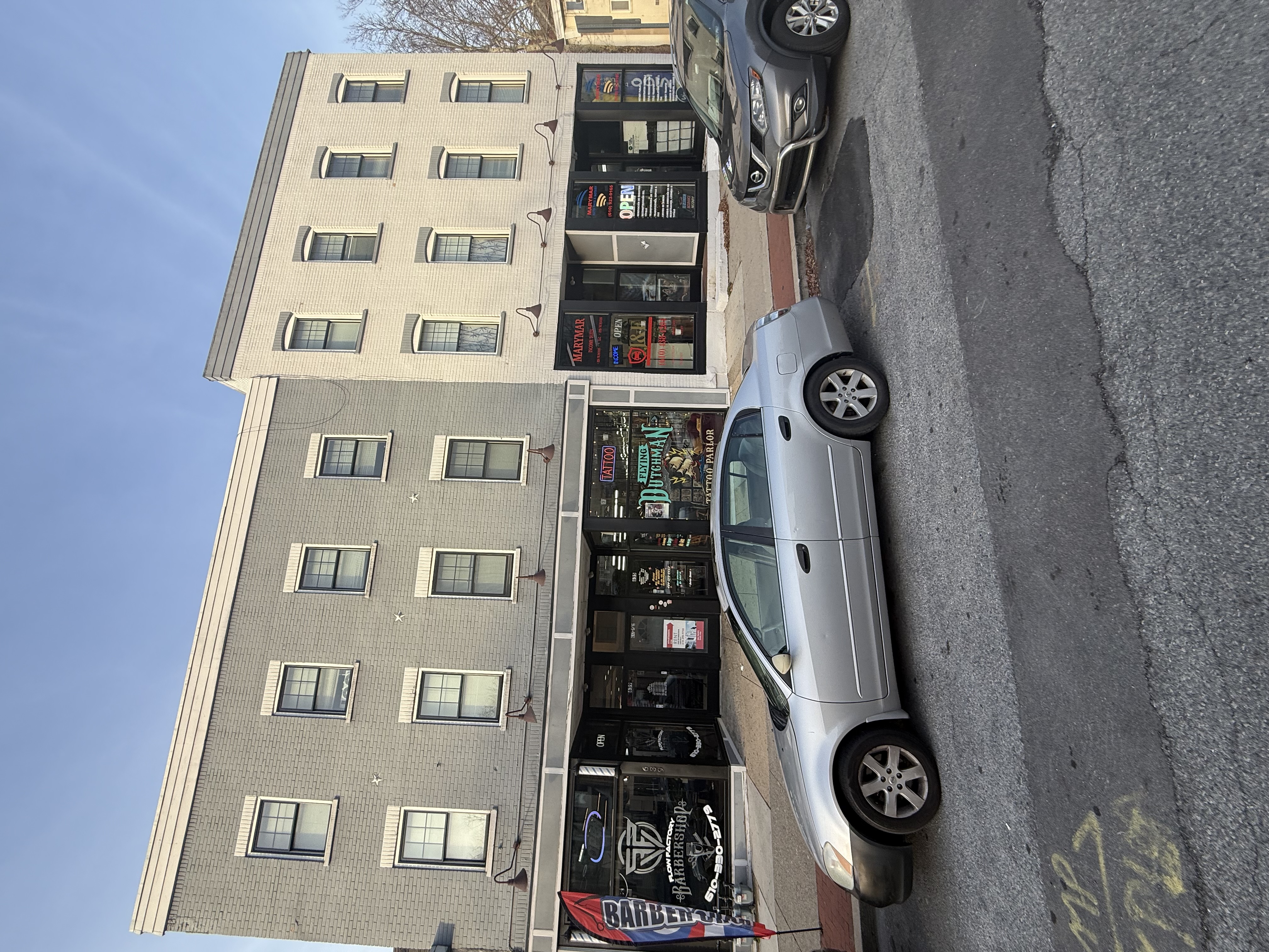 Easton Apartment: 637 Northampton street