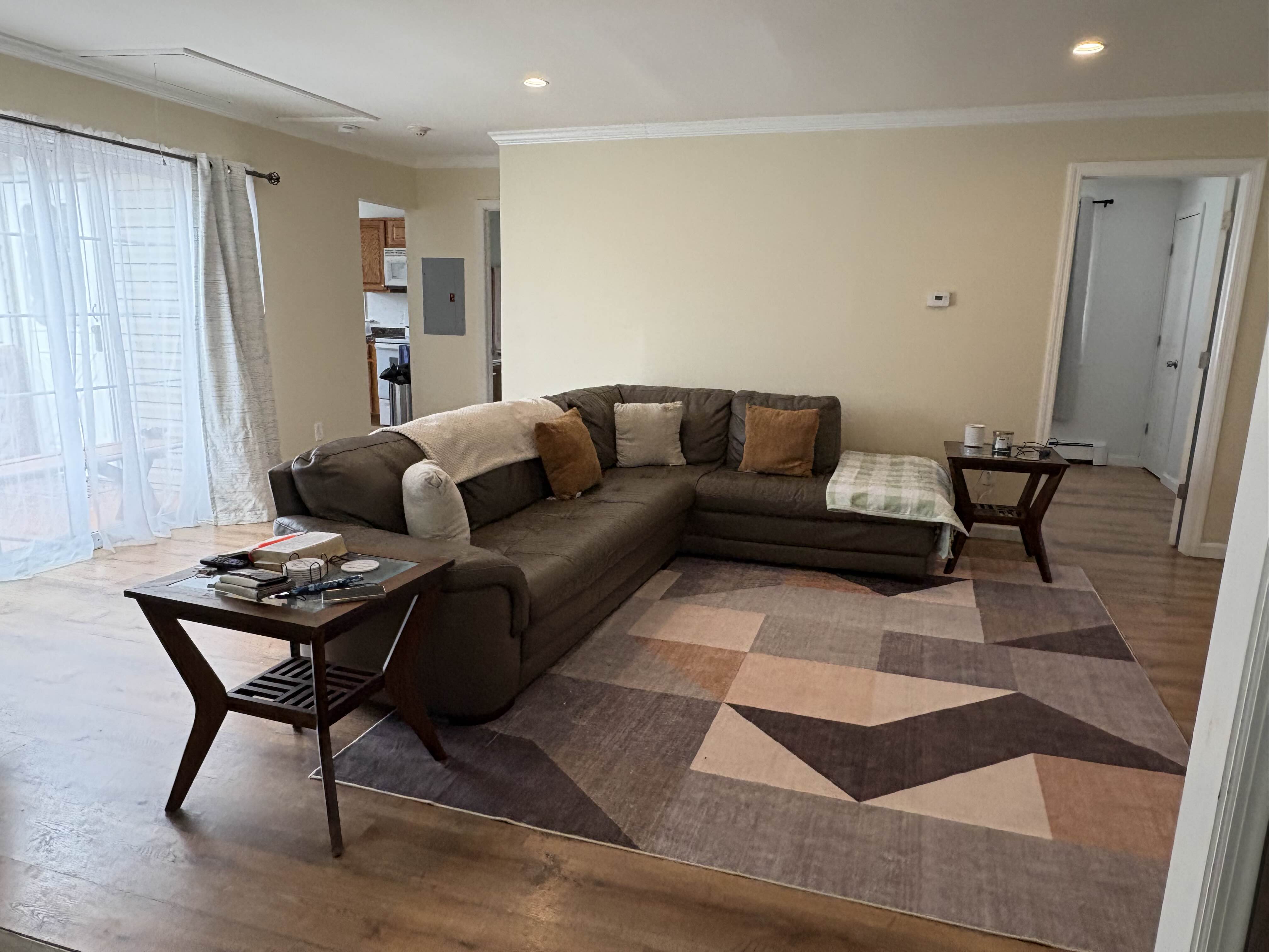 Mastic Beach House: 5 Brush Rd