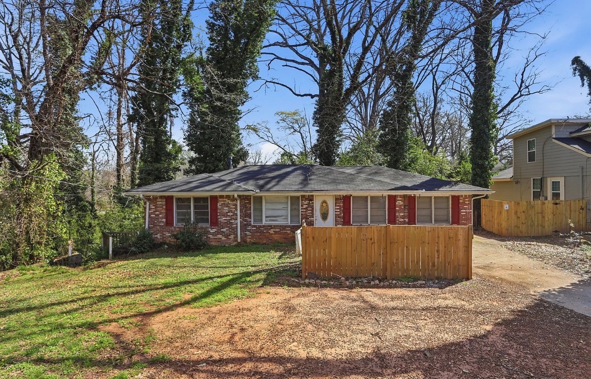 Atlanta House: 1548 Sylvan Rd SW
