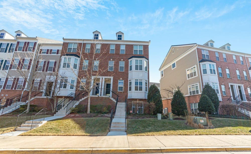 Suitland Townhome: 5529 Lanier Ave