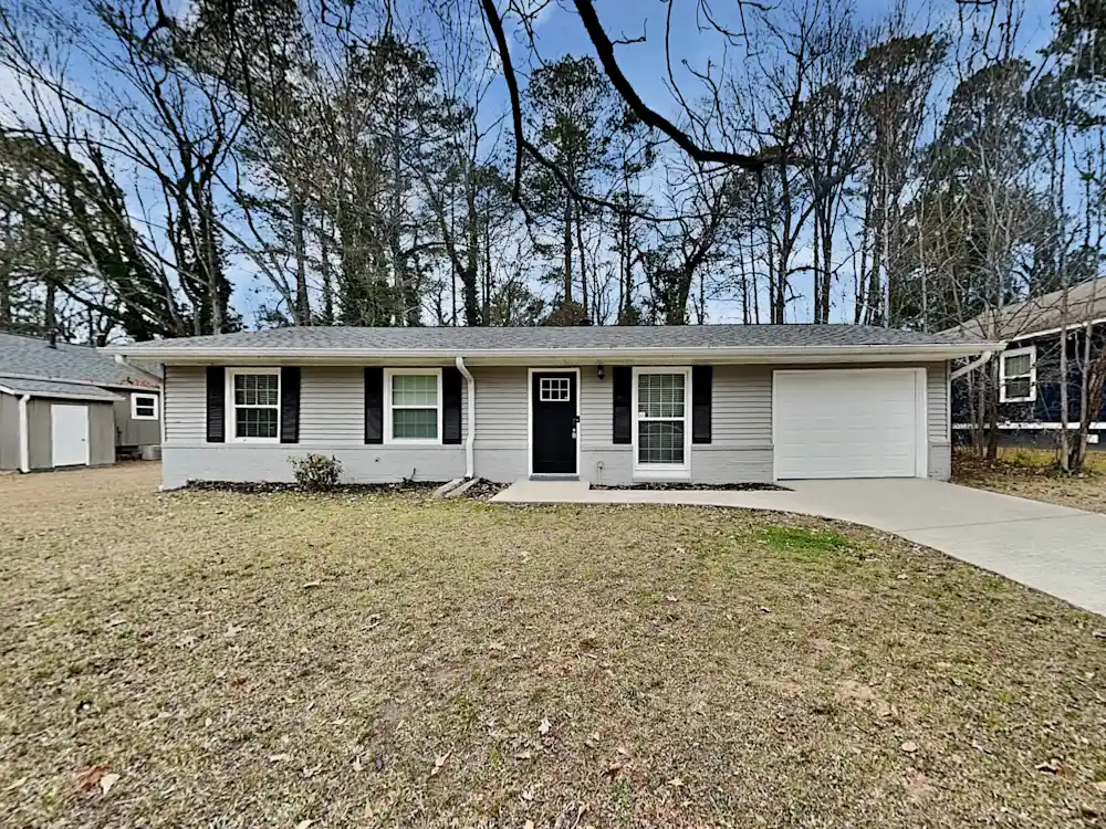 Atlanta House: 722 Utoy Cir SW