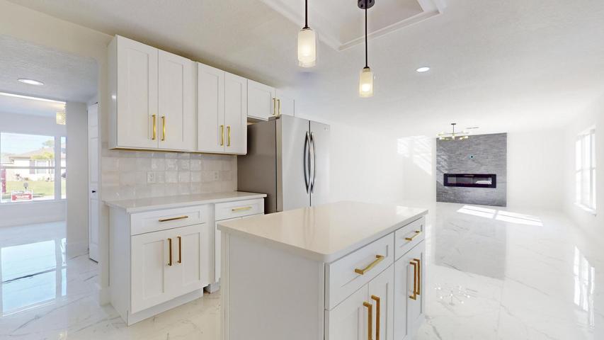 Port Saint Lucie House: 2056 SW Grant Avenue