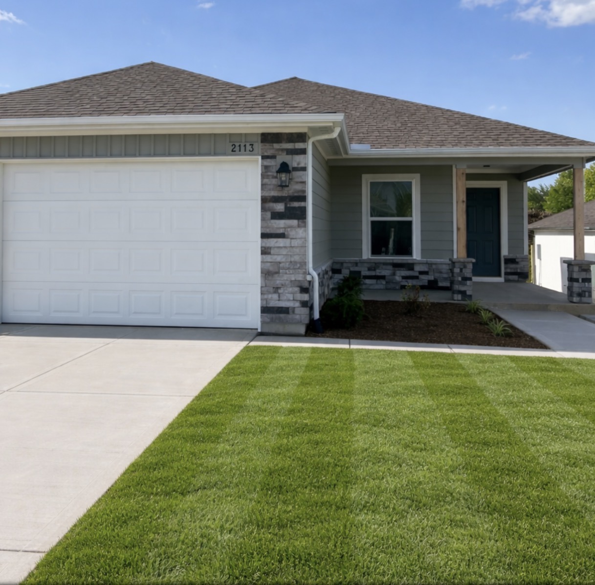 Tonganoxie House: 2113 Brook Ridge Circle