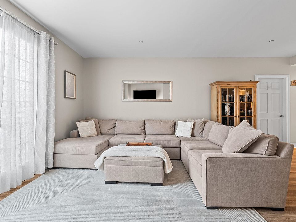 jersey city Apartment: 100 Shearwater Ct E