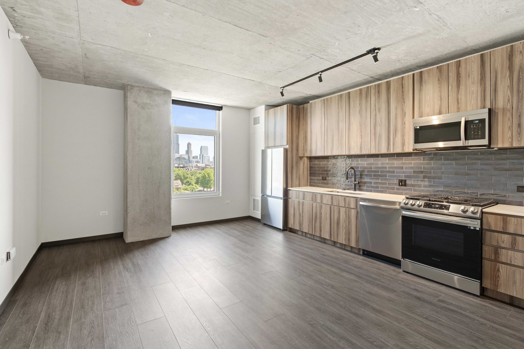 Chicago Condo: 143 North Ashland Ave