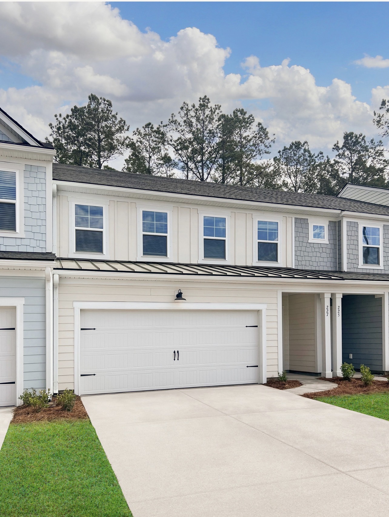 Charleston Townhome: 227 twinleaf court