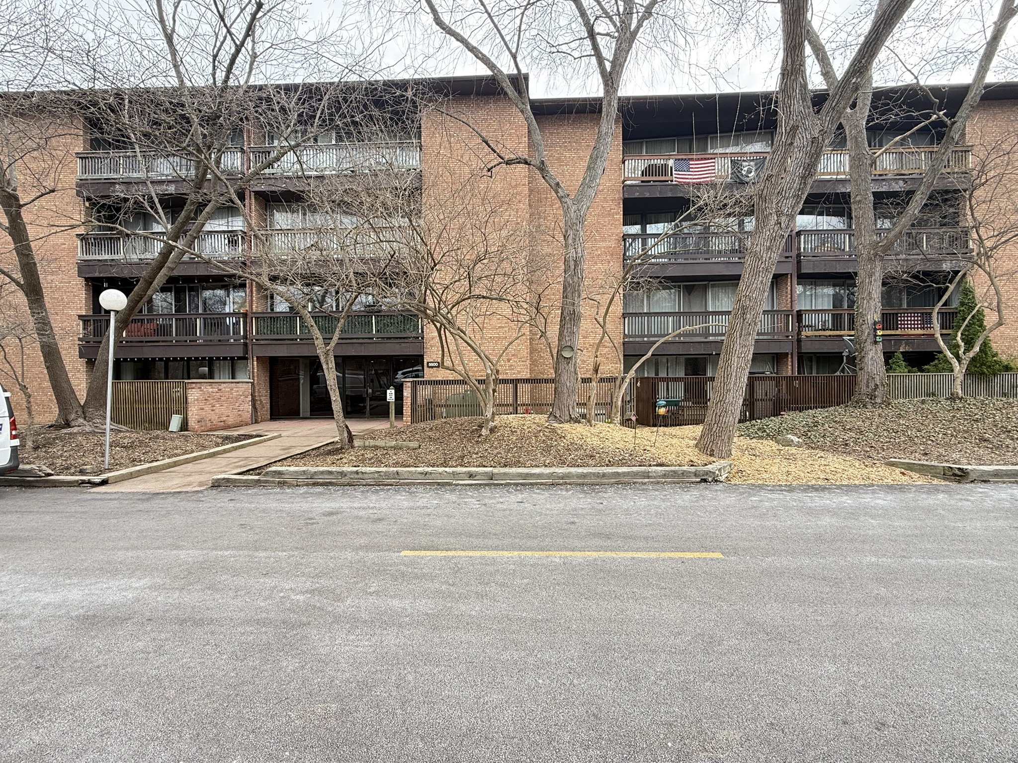 LISLE Condo: 5500 HILLCREST LN