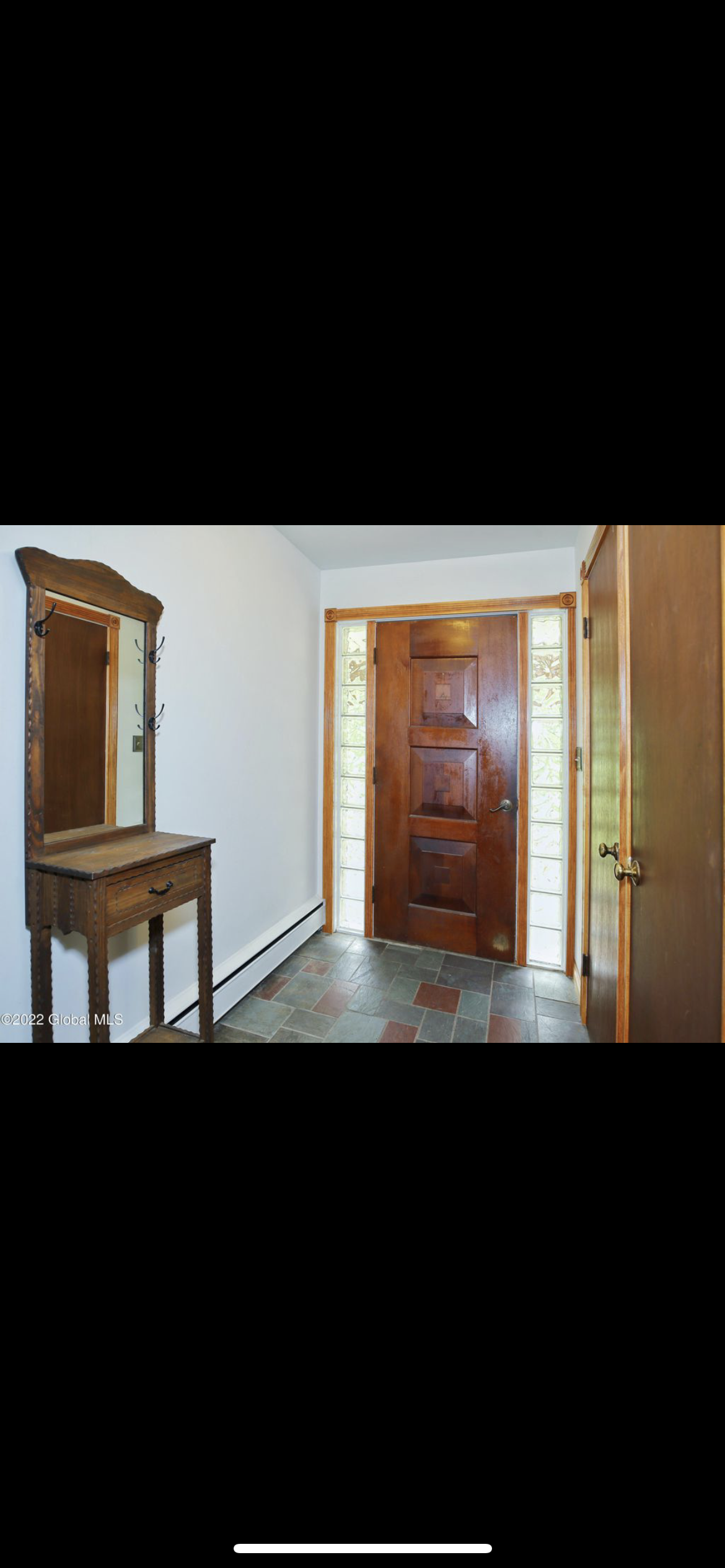 Schenectady House: 365 Closson Rd