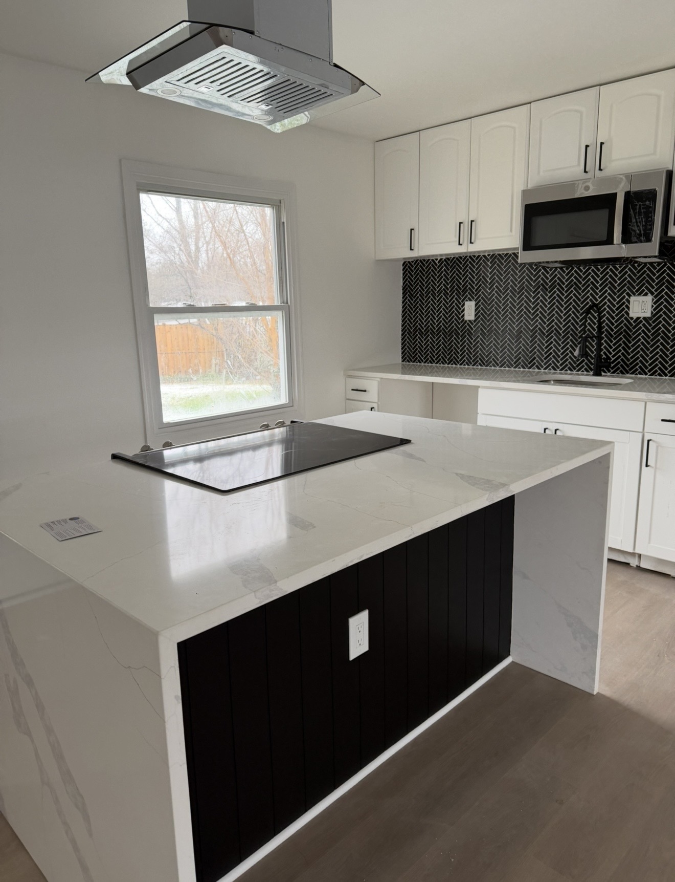 Sterling House: 102 N Sequoia Ct