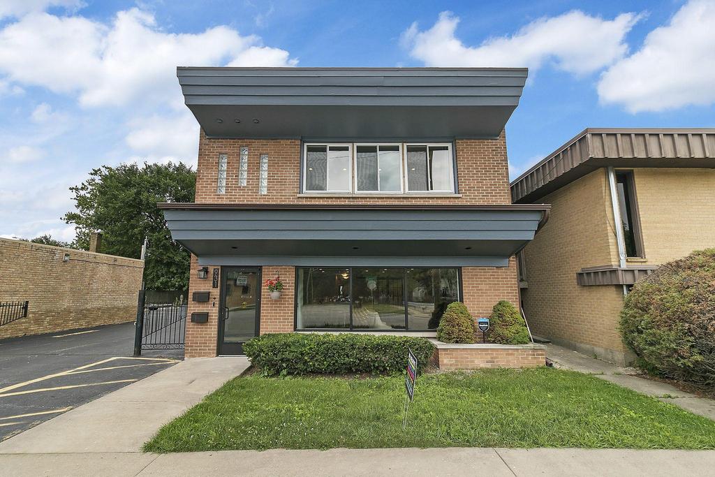 Waukegan Other: 931 W Glen Flora Ave