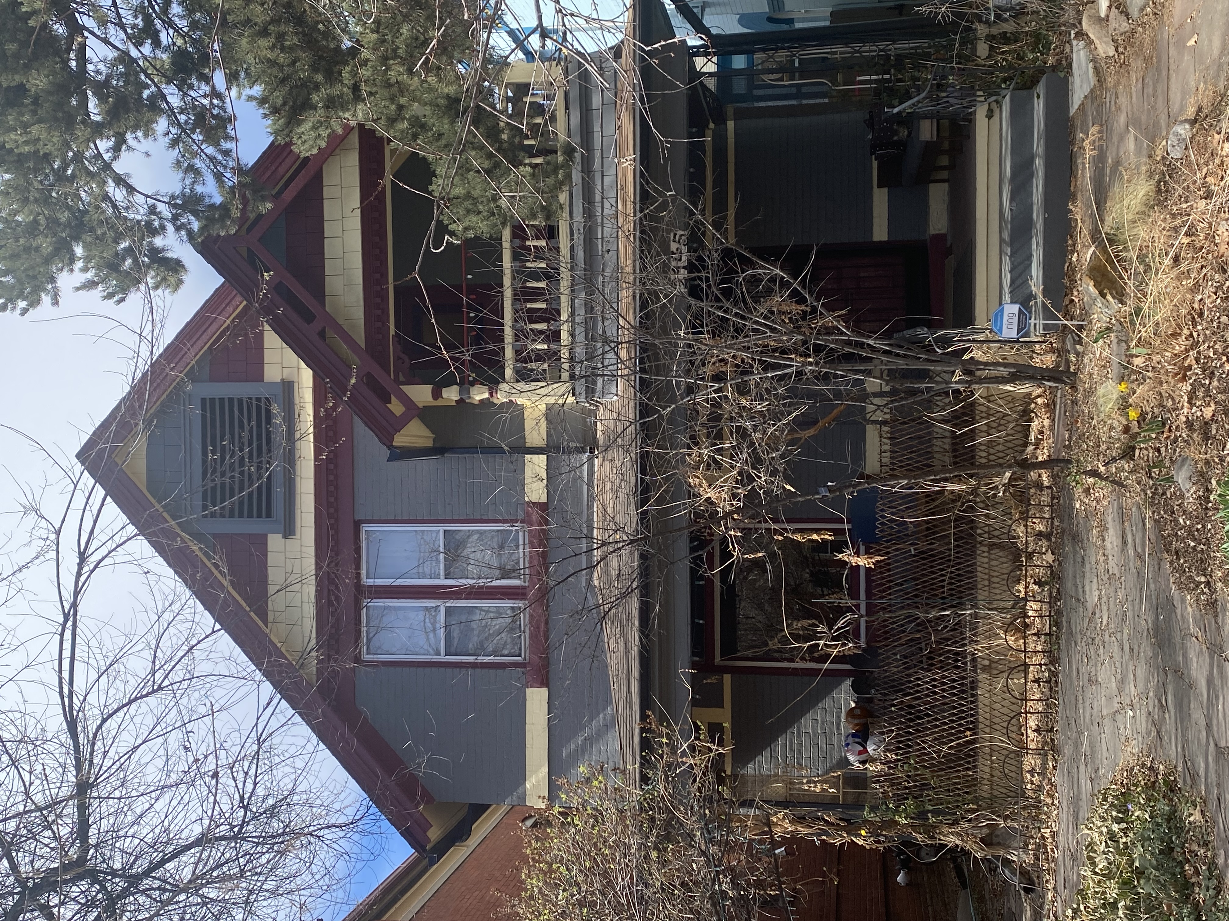 Denver House: 2145 N Franklin St