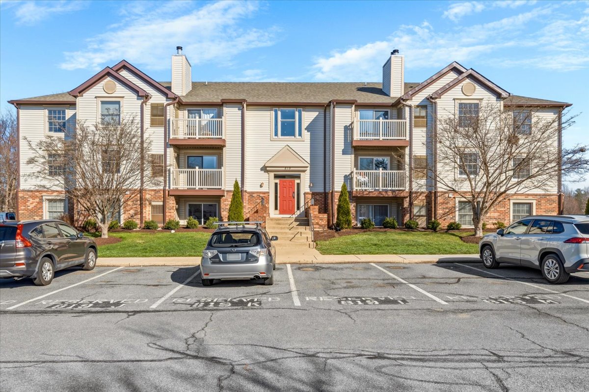Frederick Condo: 819 Stratford Way