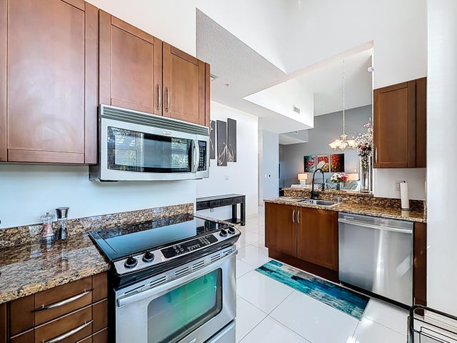 Boynton Beach Condo: 450 N Federal Highway 103