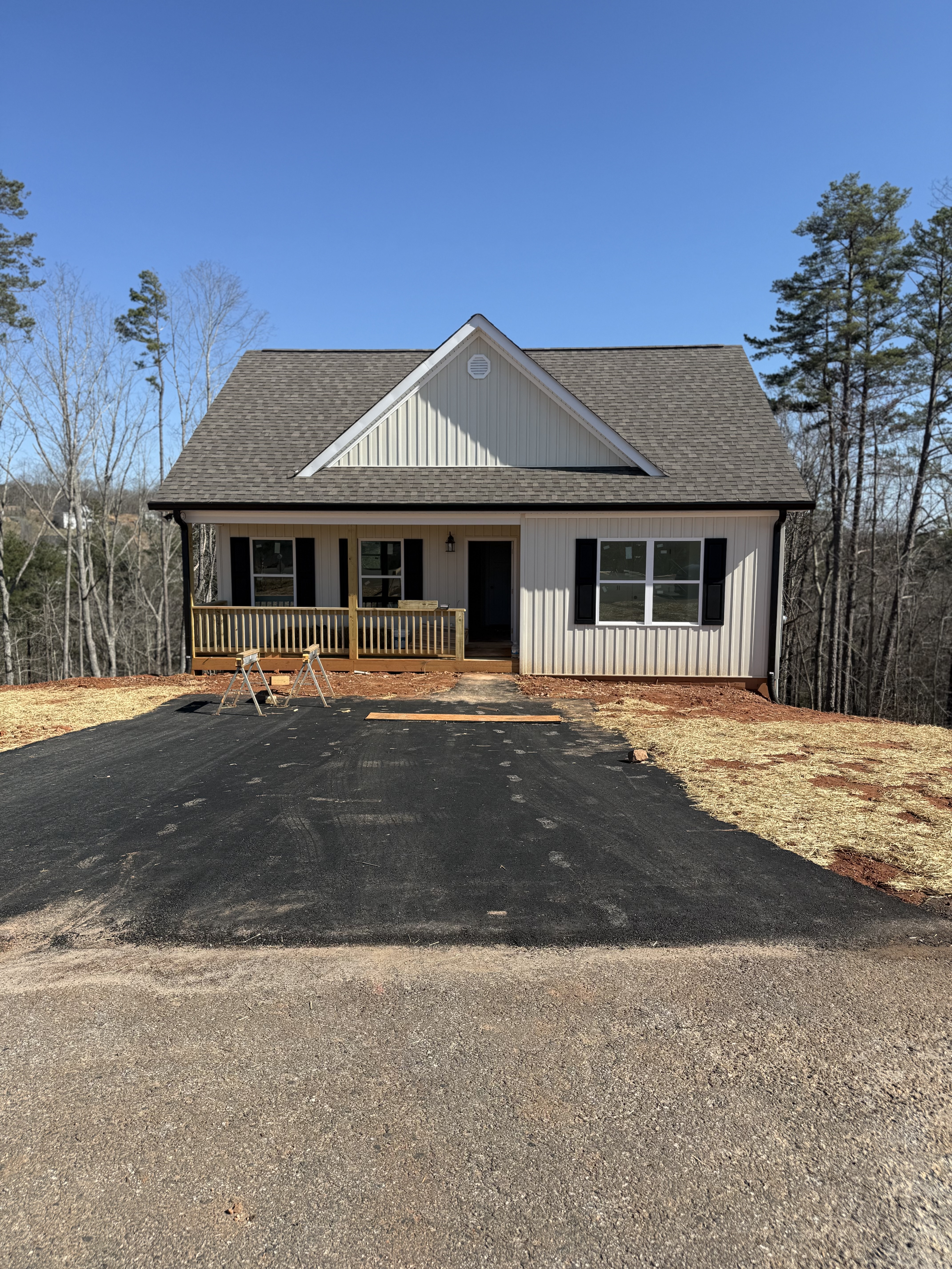 Dahlonega House: 425 Grand Oak Lane