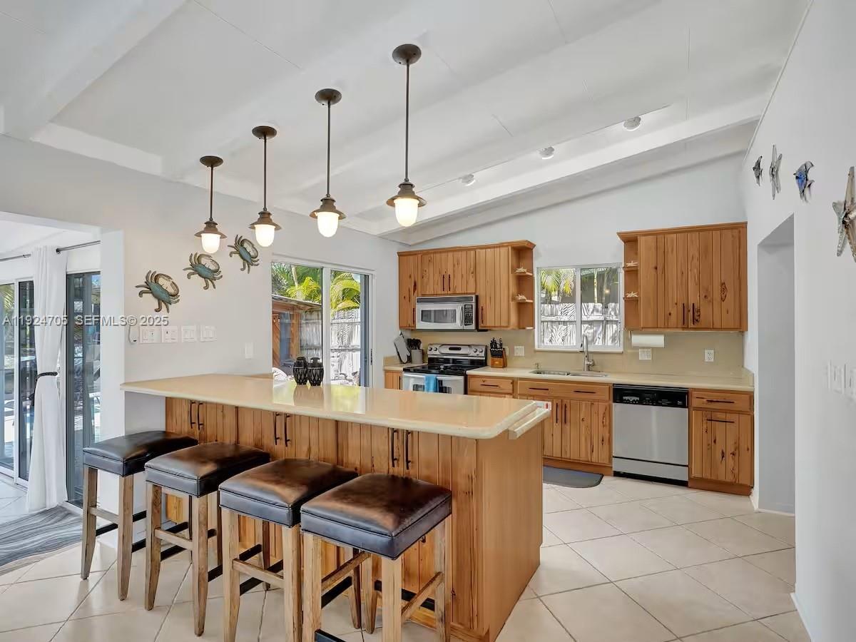 Fort Lauderdale House: 2525 Gulfstream Lane 2525