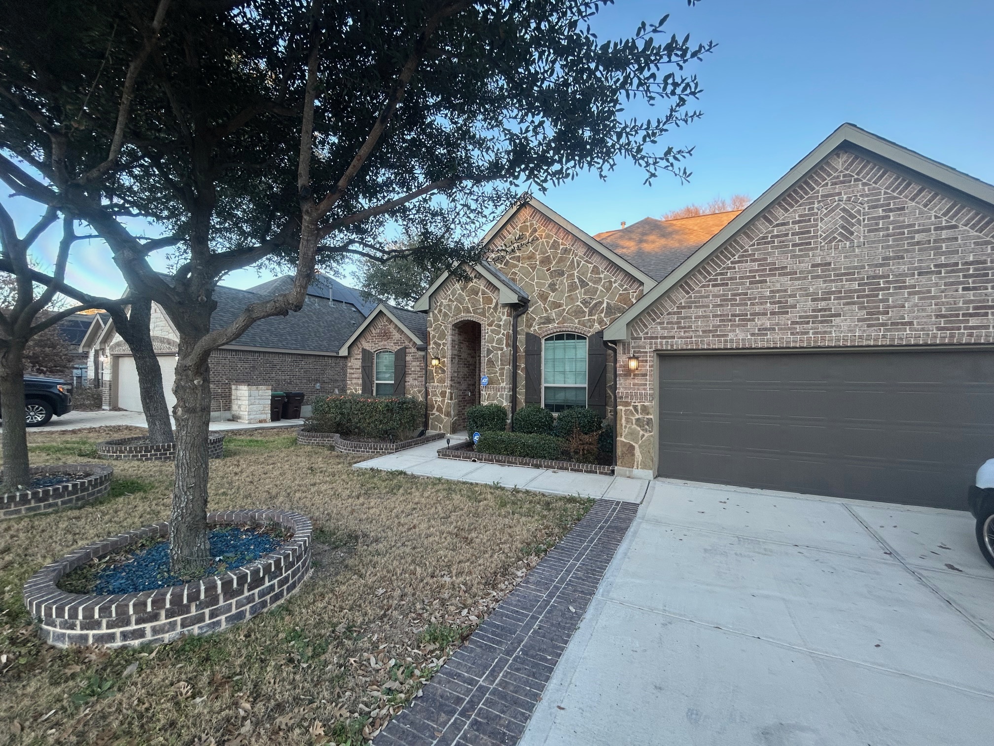 San Antonio House: 724 Decathlon Street