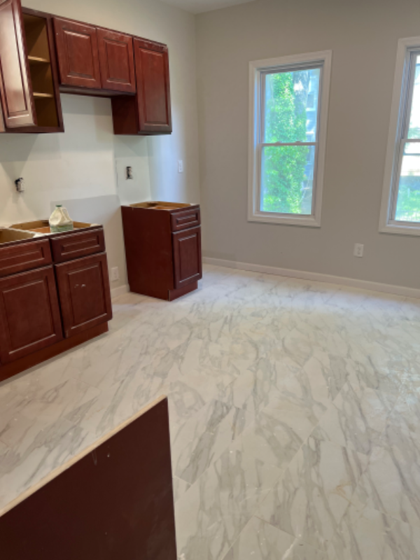 Newark Apartment: 147 Ridgewood Ave