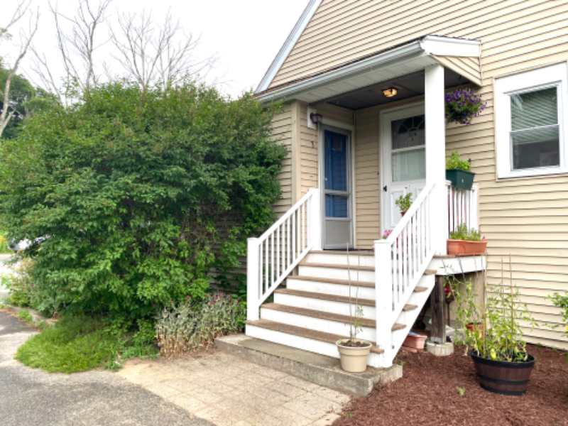 Millis Townhome: 337 Village St