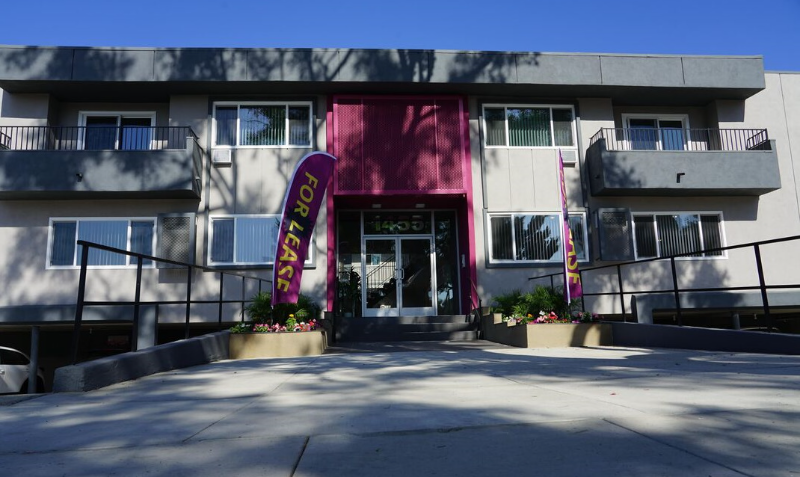 Los Angeles Apartment: 1455 S Wooster St