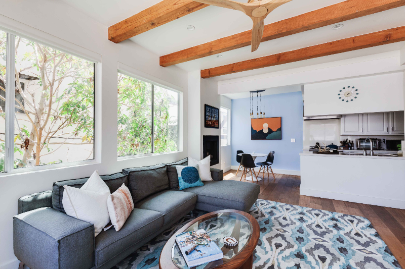 Venice House: 100 S Venice Blvd