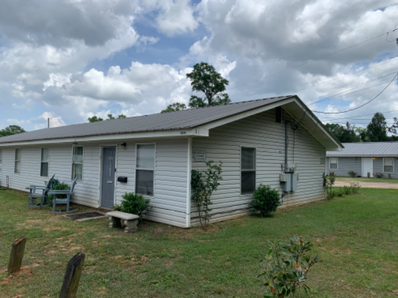 Citronelle House: 19490 Magnolia St.