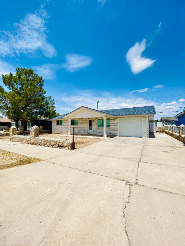 El Paso House: 9101 Tenango Dr