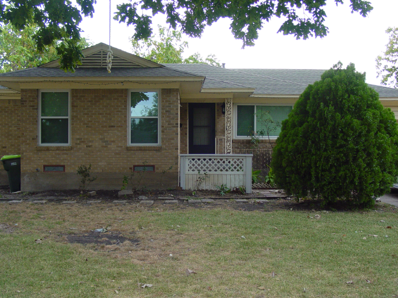 Plano House: 1805 N Pl