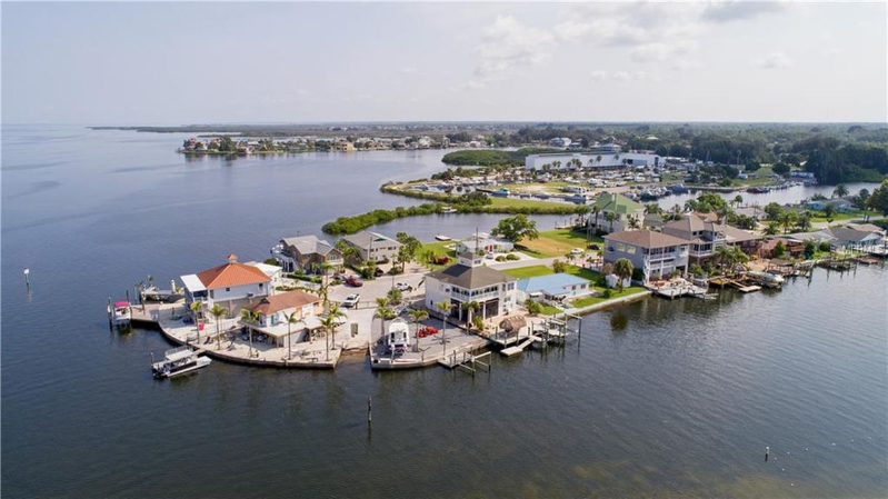 Hudson House: 6423 HARBOR DR