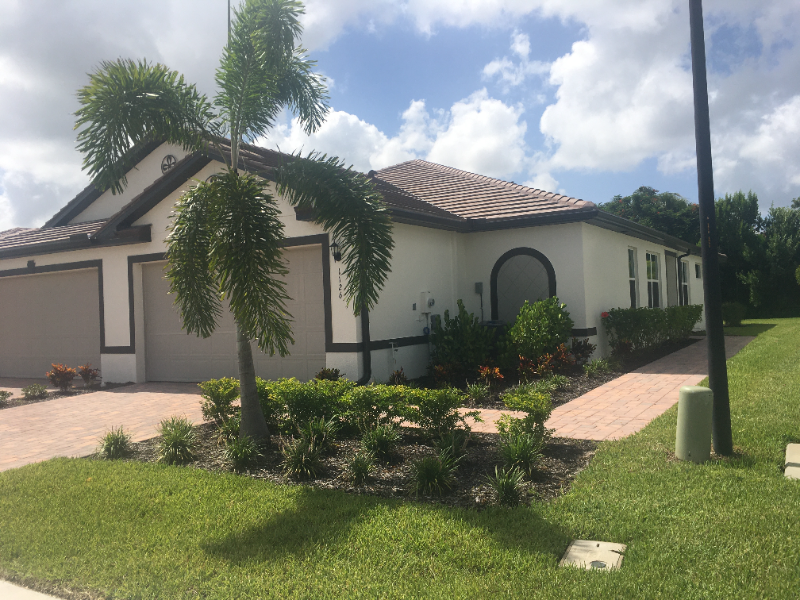 Fort Myers Townhome: 1126 South Town and River Dr.