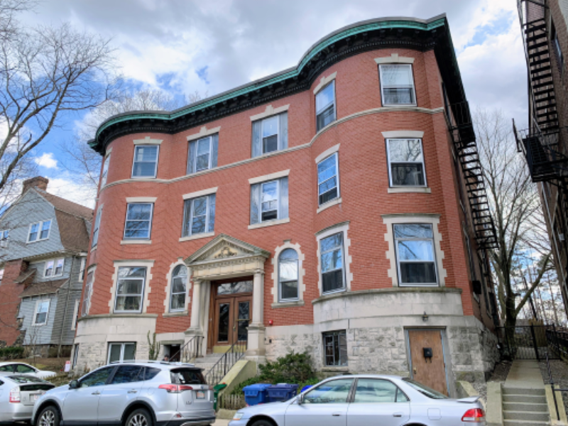 Brighton Condo: 9 Braemore Rd