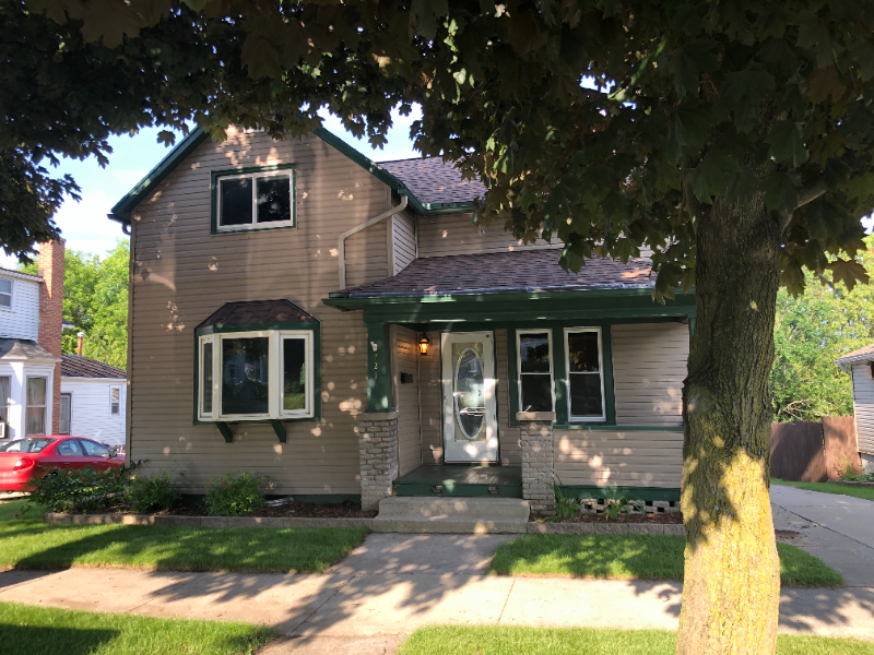 Manitowoc House: 721 S 22nd St