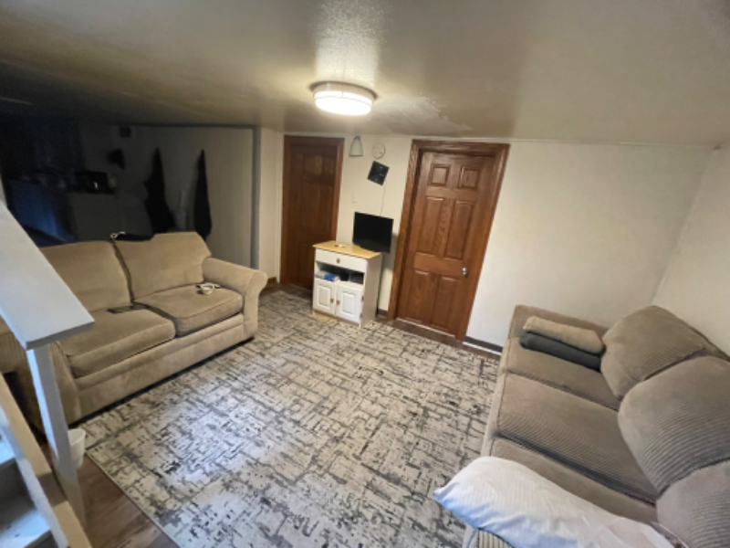 Peoria House: 400 E Thrush Ave